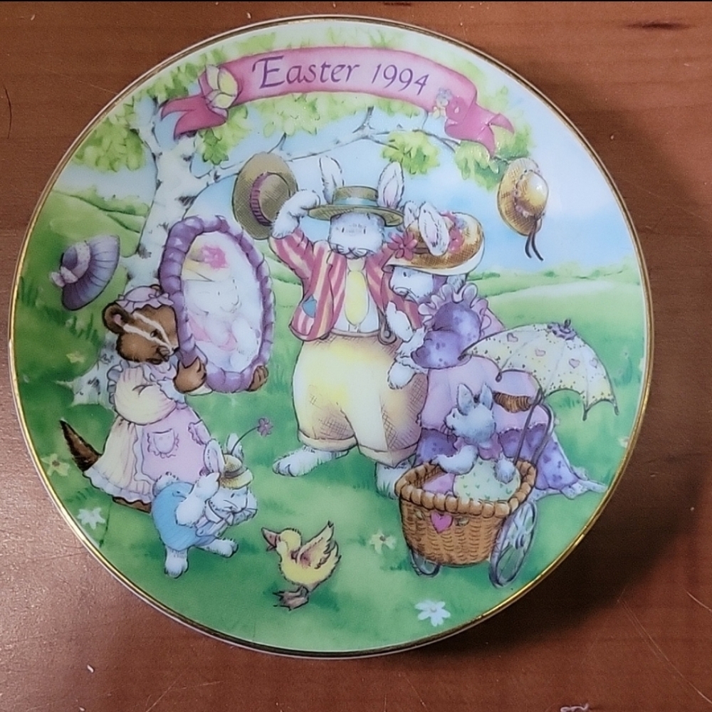 1994 Avon Easter Plate "All Dressed Up"